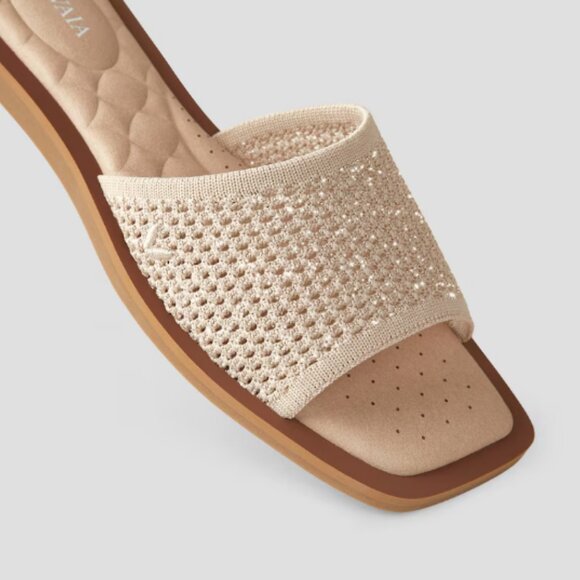 Women's Cream Slide Sandals - Picture 10 of 11